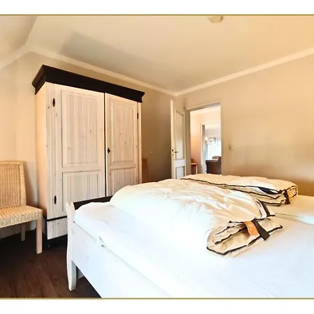 - Herrenhof Nr 7 Leevhues * Wrixum
