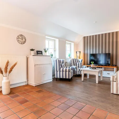 - Herrenhof Nr 7 Leevhues *