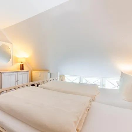- Herrenhof Nr 7 Leevhues * Wrixum