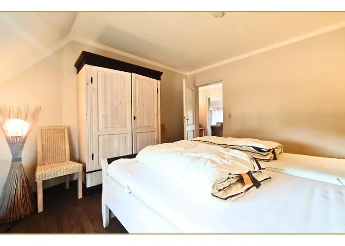 - Herrenhof Nr 7 Leevhues * Wrixum